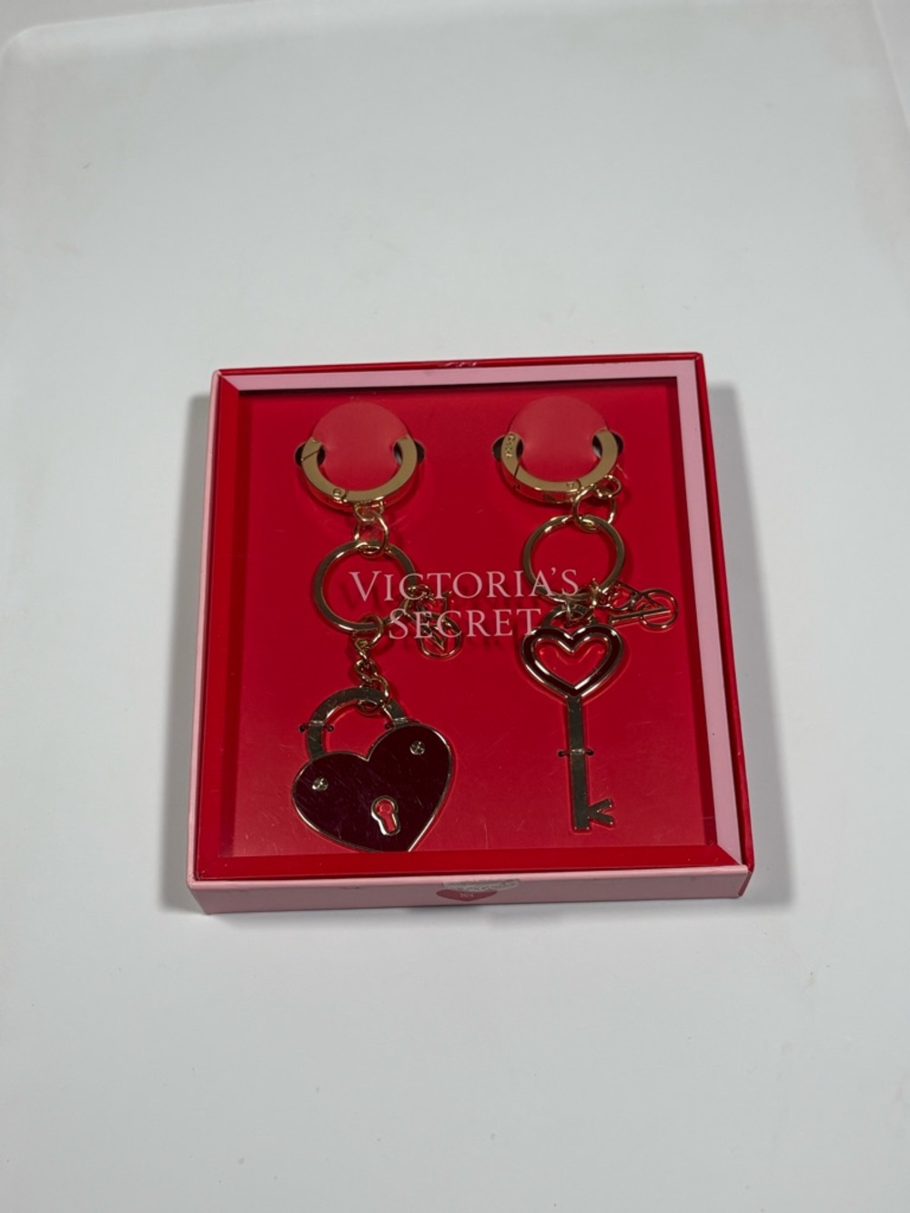 Victoria's Secret Key to Your Heart Bag Charm Keychain Set Rose Gold Heart NIB - Picture 2 of 5